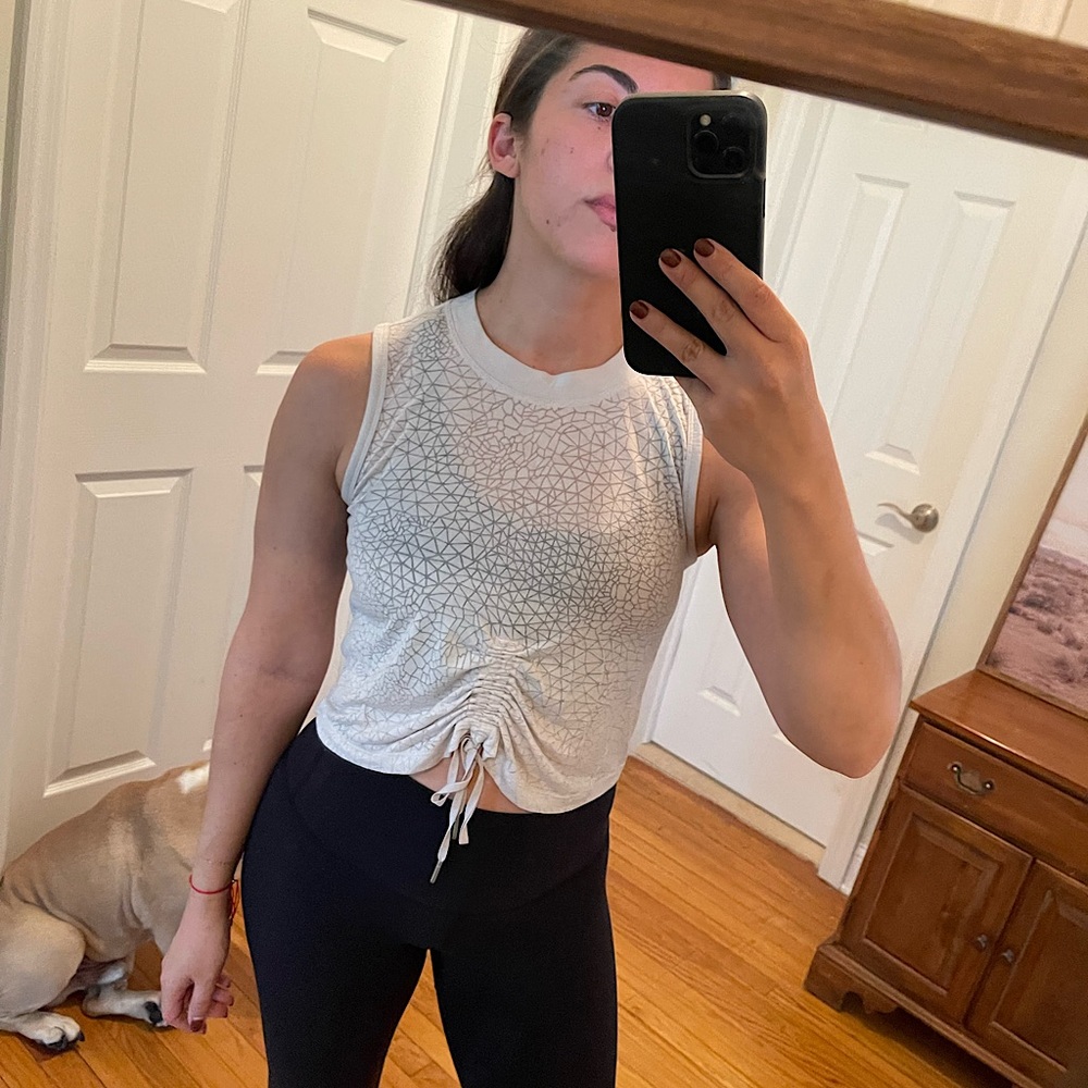 LULULEMON like new cropped tank